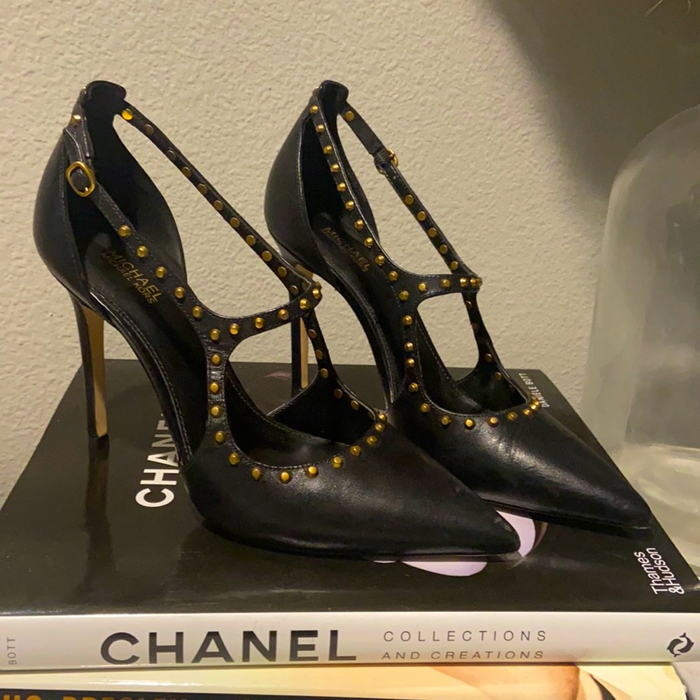 MICHAEL KORS Ava Studded Leather Pumps